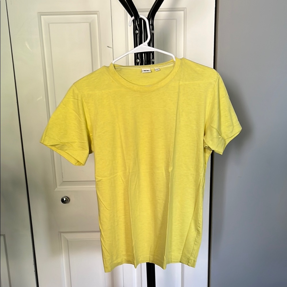 Uniqlo Lemon Short Sleeve Tee